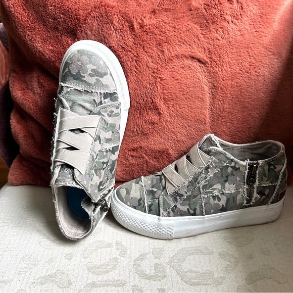 Blowfish Malibu Gray Mamba Camouflage Hi Top Slip on Canvas Sneakers 7 - Picture 1 of 9